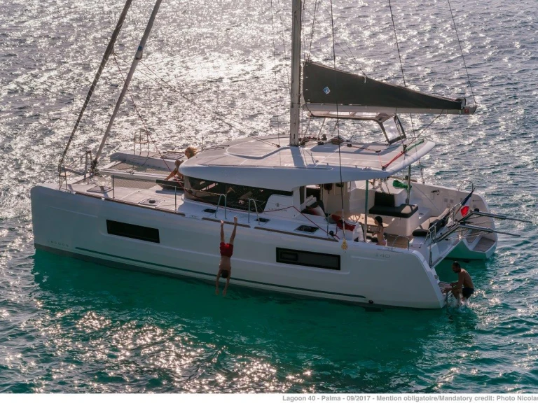 Alquiler de barcos Eden Island barato de Lagoon 40