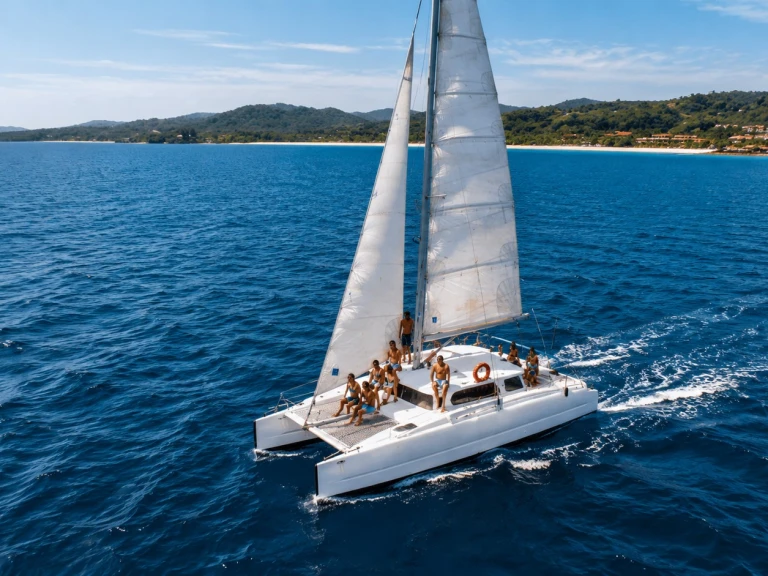 Alquiler Catamarán Custom Made con o sin  título de navegación