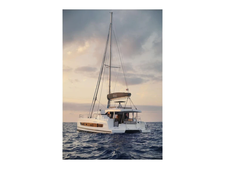 Alquiler de barcos Ribishi barato de Bali 4.0 Catspace