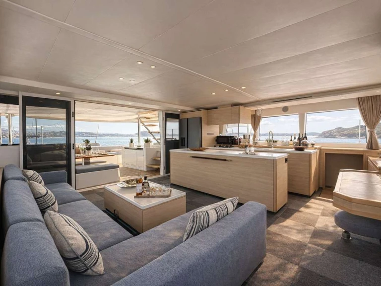 Alquiler de embarcaciones Lagoon ROYAL DESTINY enAtenas en Samboat