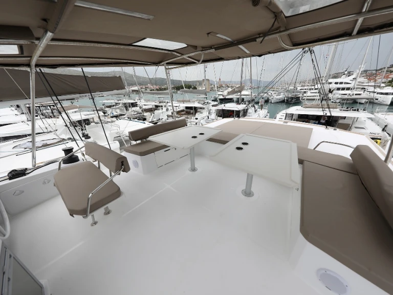 Bali Bali 5.4 de alquiler a Trogir