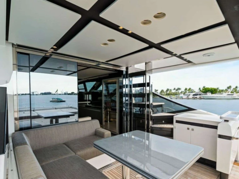 Yate de lujo para alquilar Miami al mejor precio
