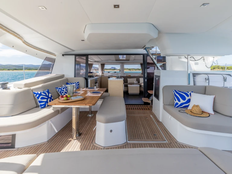 Alquiler Catamarán Fountaine Pajot con o sin  título de navegación