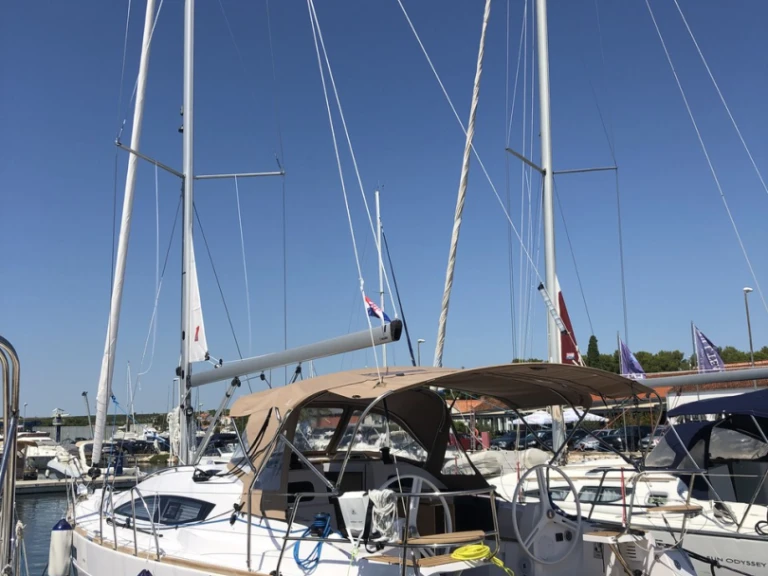 Alquiler de Velero, con o sin patrón Elan Šibenik