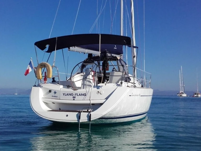 Alquiler de Jeanneau Sun Odyssey 36i en Saint-Mandrier-sur-Mer