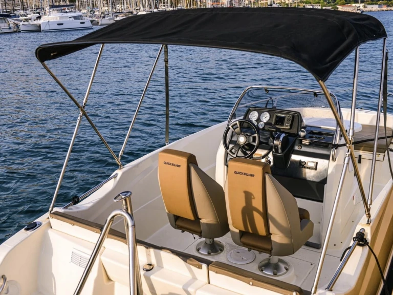 Alquiler de barcos Marsella barato de Activ 555 Open