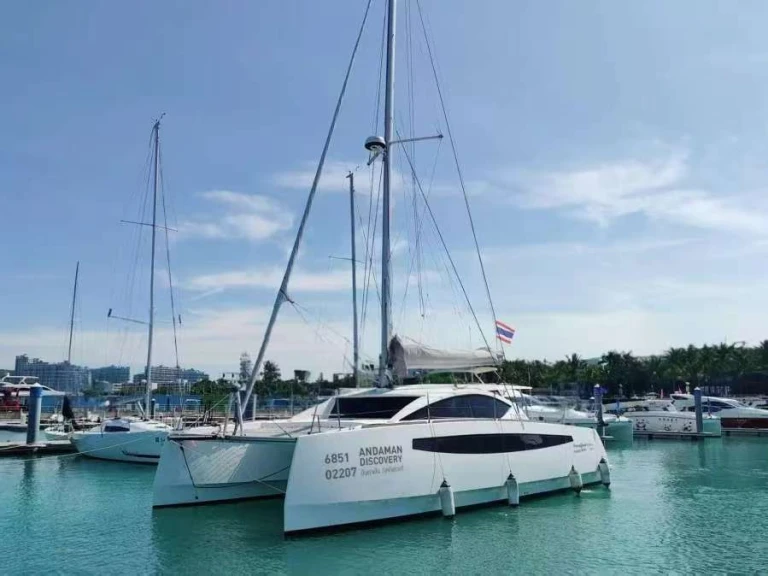 Alquiler Catamarán Comar con o sin  título de navegación
