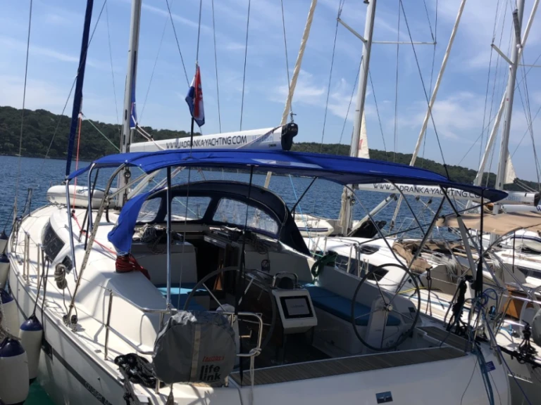 Bavaria Cruiser 46 de alquiler a Punat