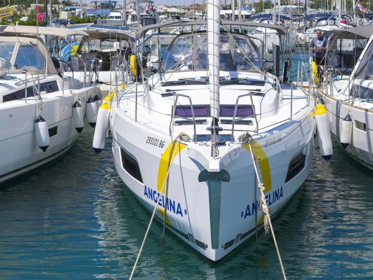 Alquiler de barcos Trogir barato de Dufour 44