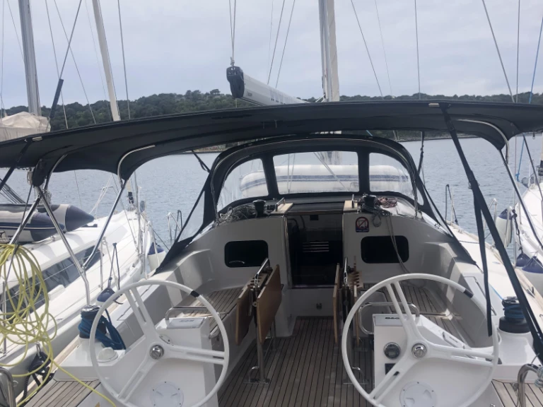 Alquiler de Elan Impression 45.1 en Punat
