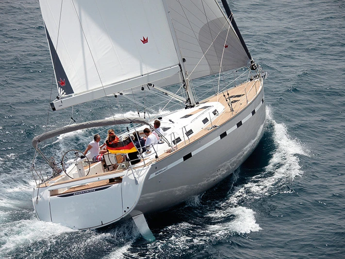 Alquiler de Velero, con o sin patrón Bavaria Álimos