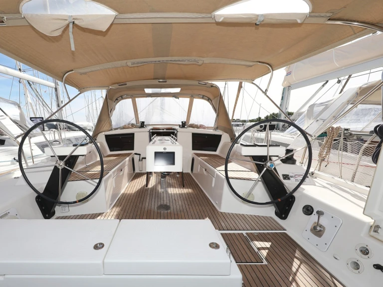 Velero para alquilar Trogir al mejor precio