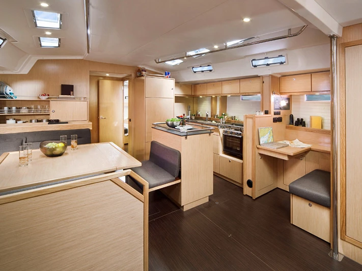 Alquiler de Bavaria Cruiser 55 en Álimos