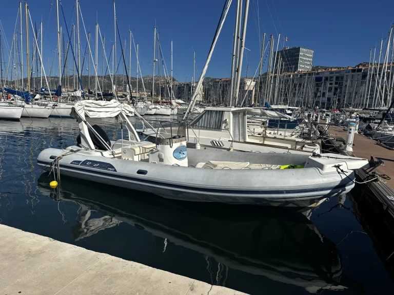 Alquiler de barcos Toulon barato de Tempest 750 Top