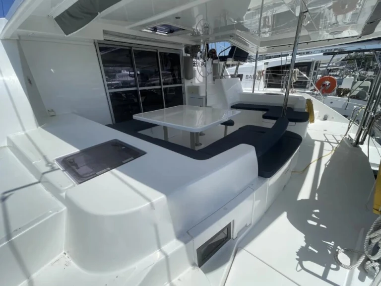 Alquiler de embarcaciones Leopard Leopard 48 enLefkáda en Samboat