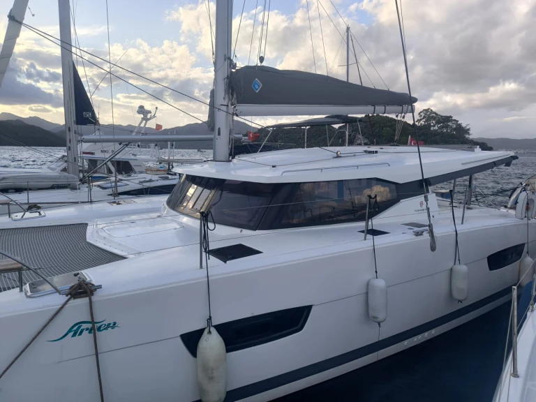 Alquiler de embarcaciones Fountaine Pajot Isla 40 enGöcek en Samboat