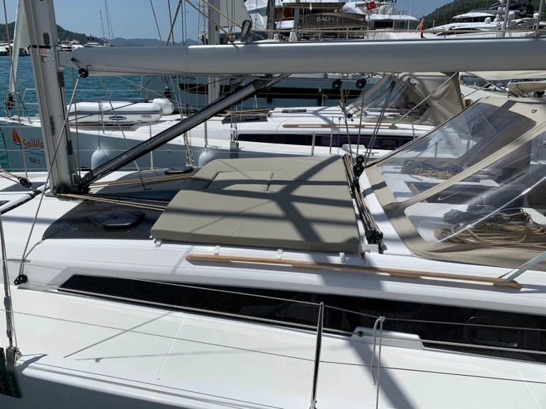 Alquiler de barcos Adaköy barato de Dufour 430 Grand Large