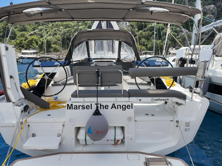 Velero para alquilar Adaköy al mejor precio
