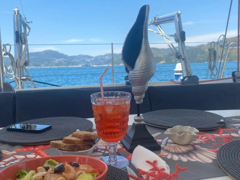 Catamarán para alquilar Adaköy al mejor precio