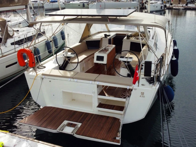 Alquiler de embarcaciones Dufour Dufour 430 enMarmaris en Samboat