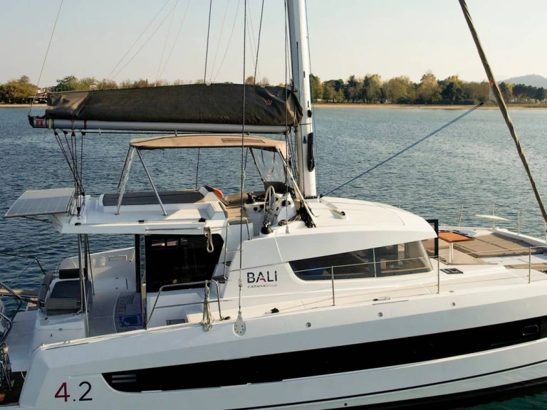 Catamarán para alquilar Plataniás al mejor precio