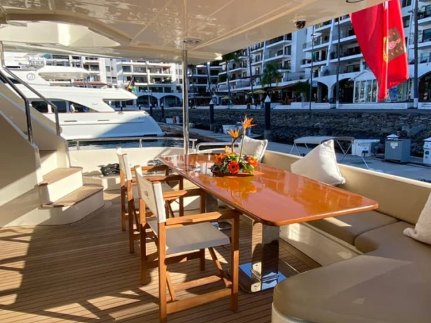 Alquiler de embarcaciones Azimut Azimut 85 enMarina Vallarta en Samboat