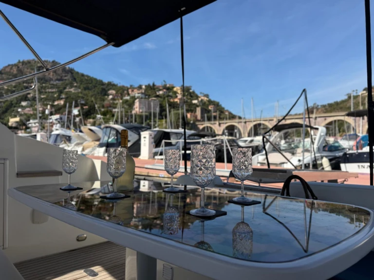 Alquiler de Barco de motor, con o sin patrón Airon Cannes