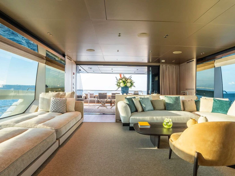 Yate de lujo para alquilar Nápoles al mejor precio