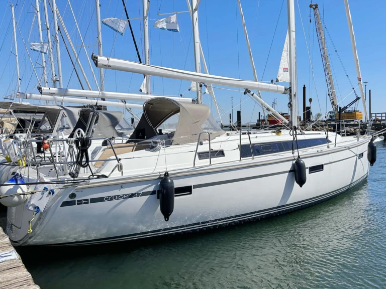 Alquiler Velero Bavaria con o sin  título de navegación