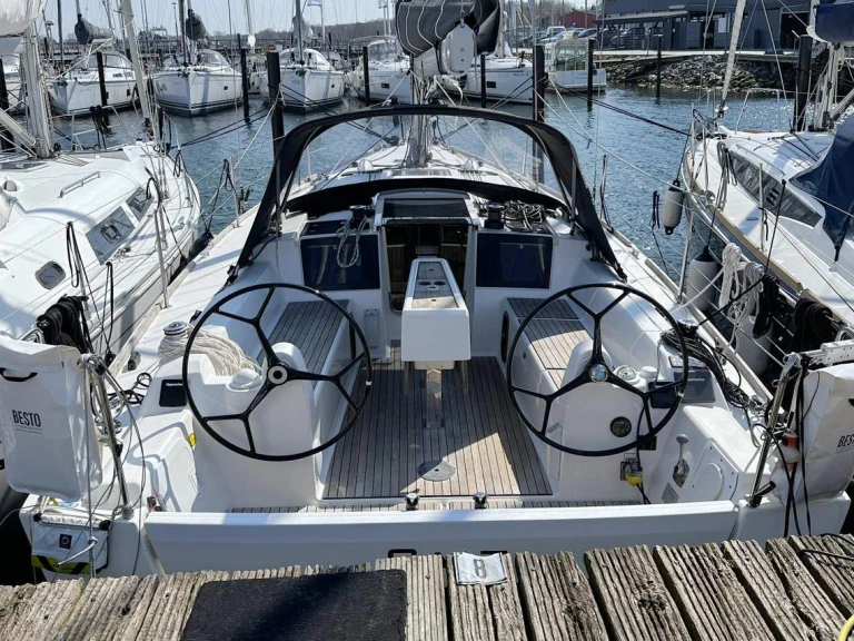 Alquiler Velero Dufour con o sin  título de navegación