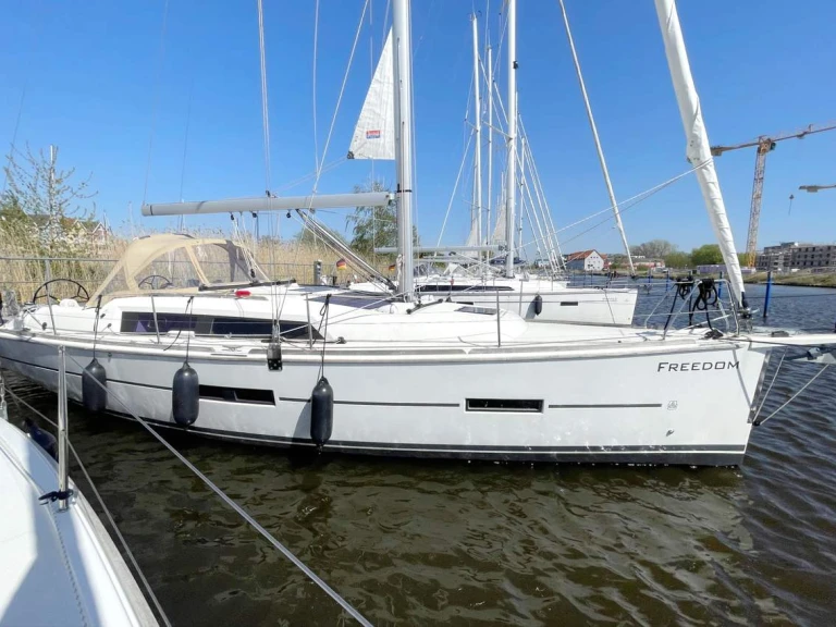 Alquiler de Dufour Dufour 382 Grand Large en Barth