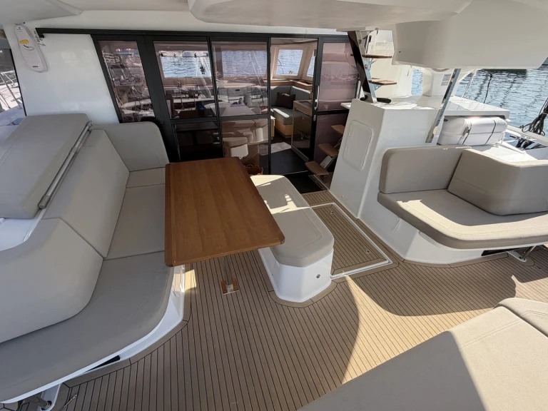 Alquiler de embarcaciones Fountaine Pajot Fountaine Pajot FP 44 Maestro - 3 cab. enPalma de Mallorca en Samboat