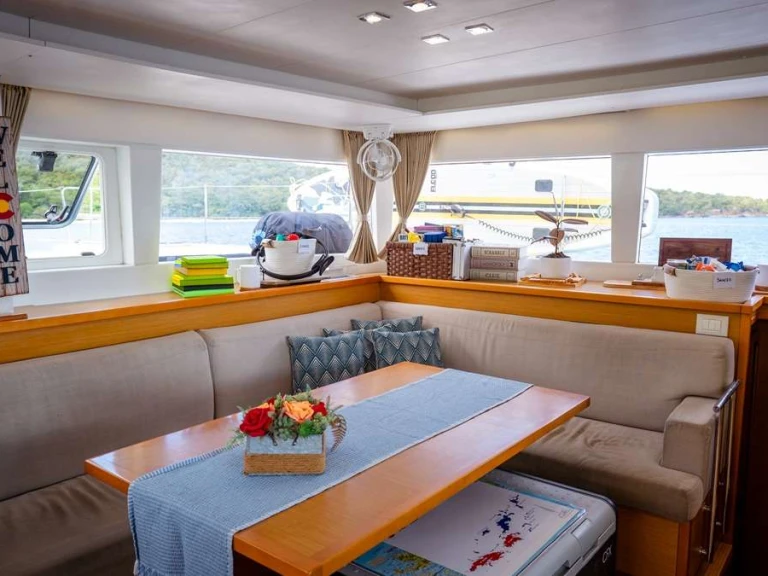 Alquiler de Lagoon KNOT 5280 en Road Town