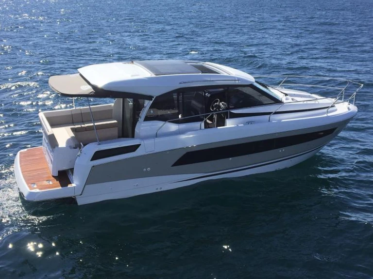 Alquiler Barco de motor Jeanneau con o sin  título de navegación