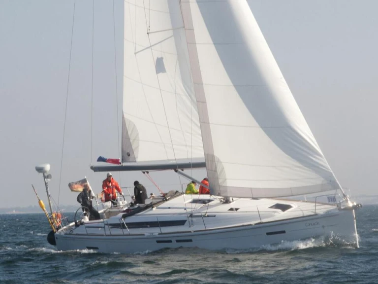 Alquiler de Velero, con o sin patrón Jeanneau Flensburg