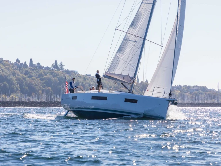 Alquiler Velero Jeanneau con o sin  título de navegación