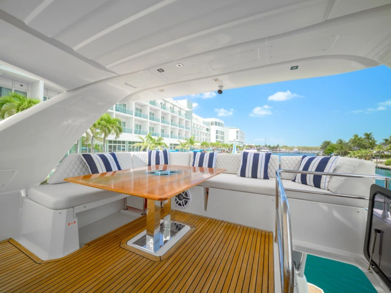 Alquiler de embarcaciones Prestige Yachts Exumas enMiami en Samboat