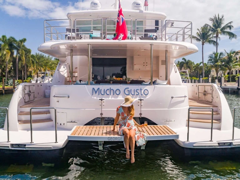 Alquiler de embarcaciones Horizon MUCHO GUSTO enBahamas en Samboat