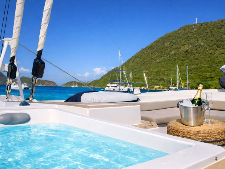Alquiler de Yate de lujo, con o sin patrón Fountaine Pajot Caribe