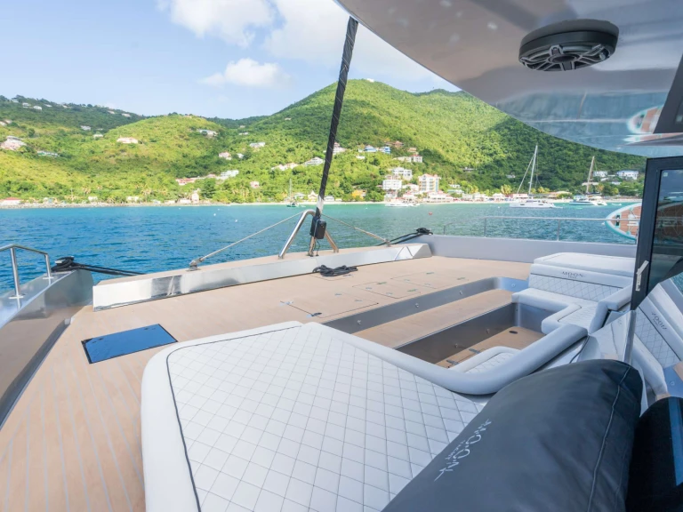 Moon Yacht Moon Shadow de alquiler a Road Town