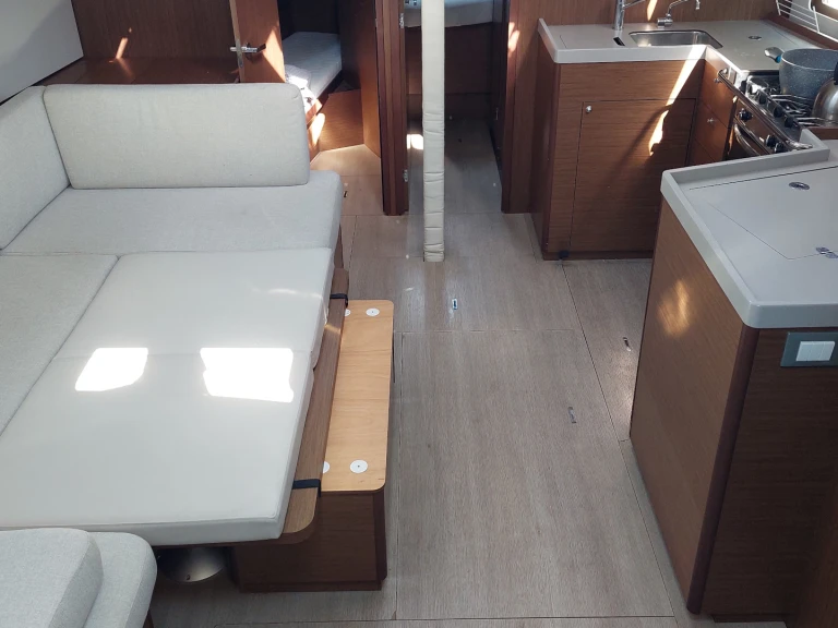 Velero para alquilar Plataniás al mejor precio