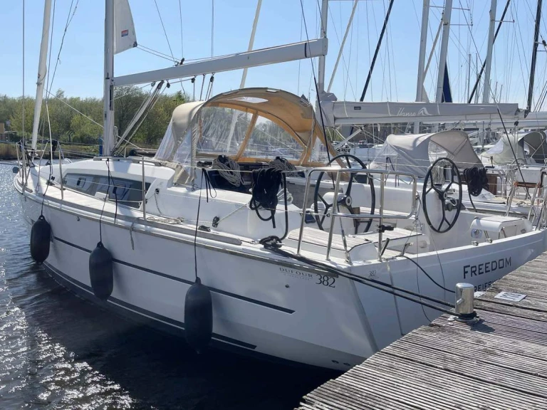 Alquiler de Velero, con o sin patrón Dufour Barth
