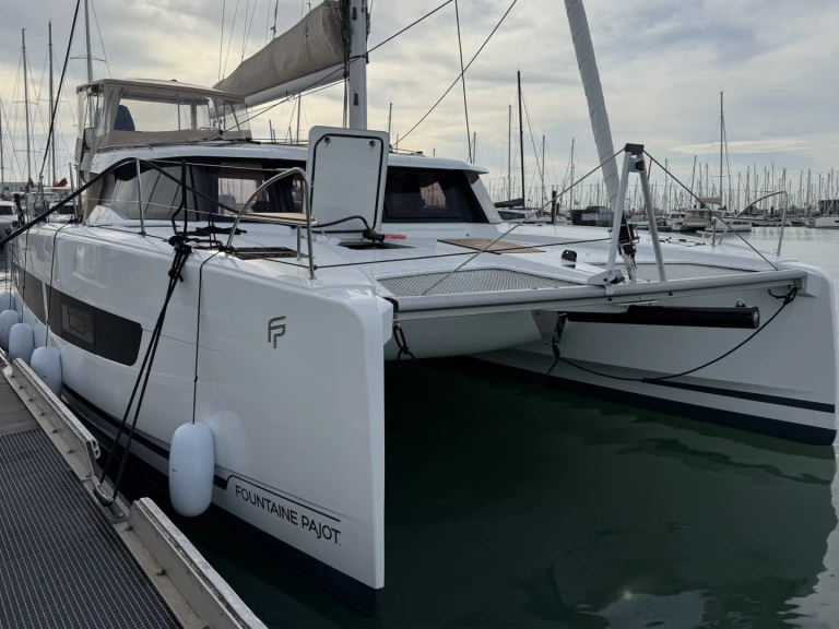 Alquiler Catamarán Fountaine Pajot con o sin  título de navegación