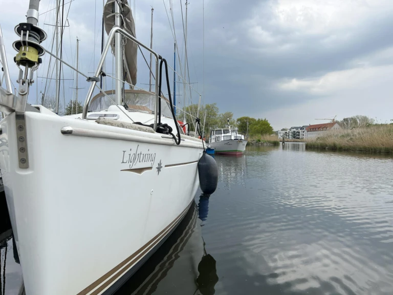 Alquiler Velero Jeanneau con o sin  título de navegación