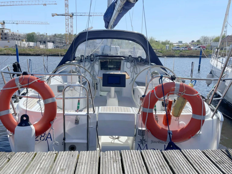 Velero para alquilar Barth al mejor precio