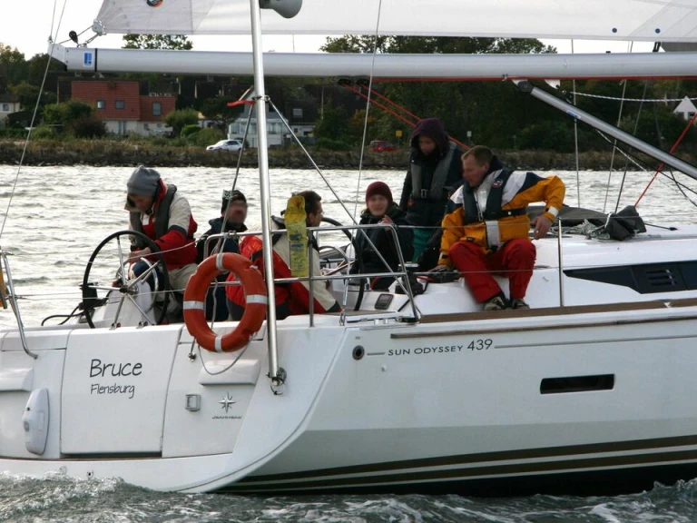 Alquiler de embarcaciones Jeanneau Sun Odyssey 439 enHeiligenhafen en Samboat