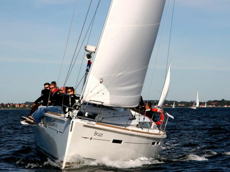 Alquiler Velero Jeanneau con o sin  título de navegación