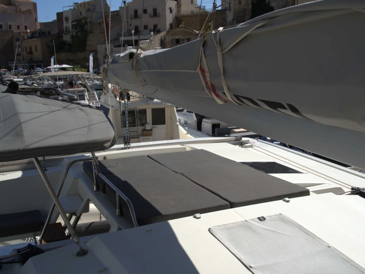 Alquiler de Fountaine Pajot Fountaine Pajot Astréa 42 (Wm-Ac in dinette-Gen-Sol.Pan) en Castellammare del Golfo