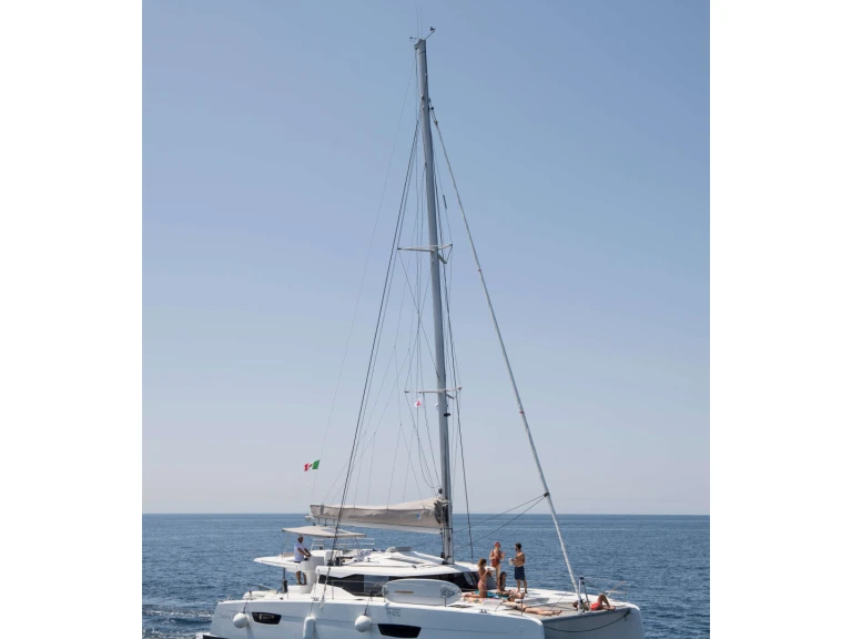 Alquiler de embarcaciones Fountaine Pajot Fountaine Pajot Saona 47 (Wm-AC-Gen-Sol.Pan) enCastellammare del Golfo en Samboat