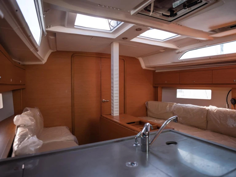 Alquiler Castellammare del Golfo - Dufour Dufour 37 – Available for Crewed Daily Charters Only en SamBoat